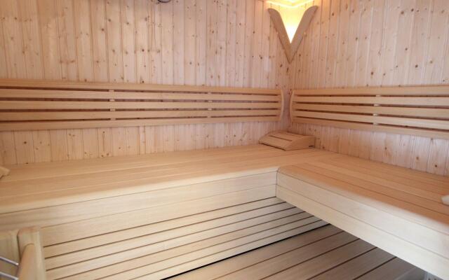 Premium Chalet With Sauna on a Sunny Slope