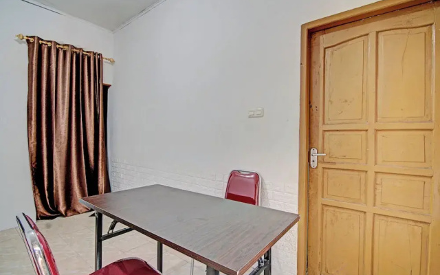 Hotel O Penginapan Puti SyariahNearBandara Sultan Syarif Kasim II