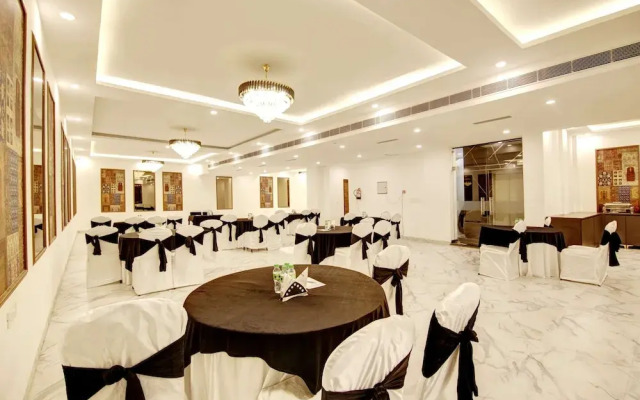 Saltstayz Select - Huda City Center