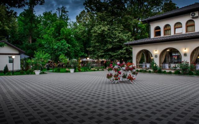 Hotel Camp Karagaq