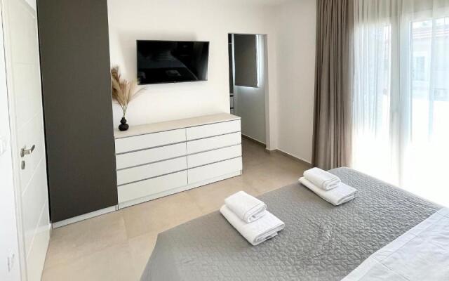 White House Kokas Luxury Apartments