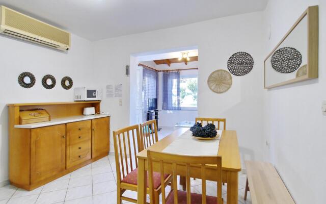 Rouladina Apt 4 in Stalos