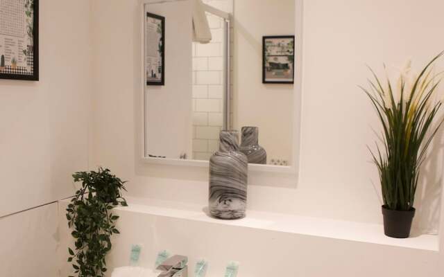 The Sailing Club - 6 Bedroom Hot Tub Town Centre