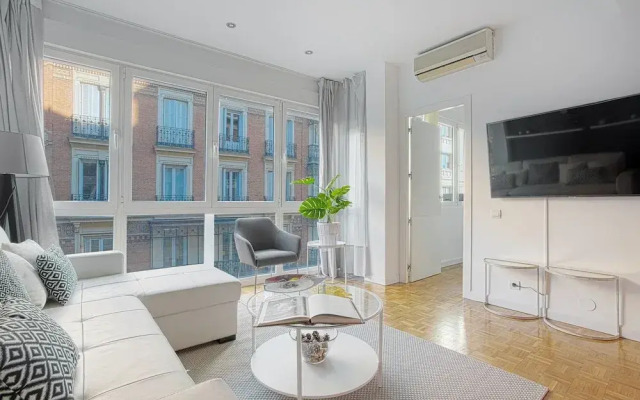 Apartment Near Retiro Park & Prado Museum Retiro I