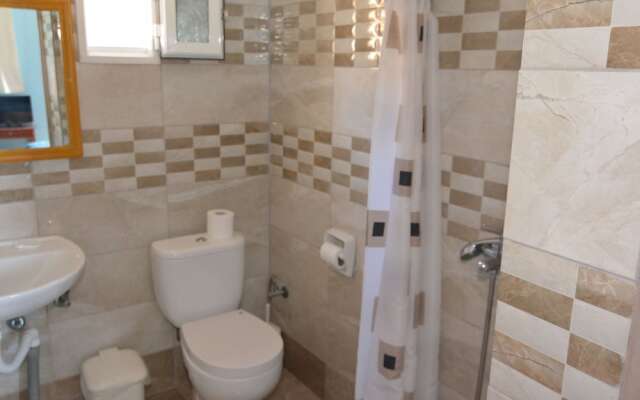 Zacharo Rooms Thirasia