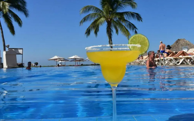 Crown Paradise Golden Puerto Vallarta All Inclusive