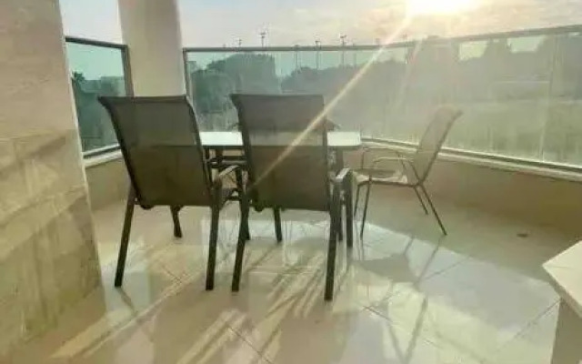 Sunny 3BR Apartment Golf Residence