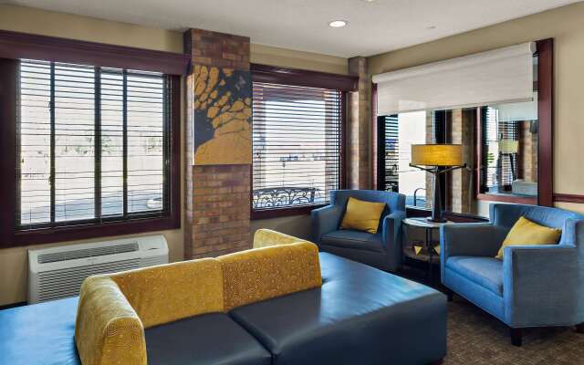 Best Western Lakewood Inn