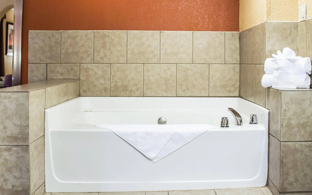 Baymont by Wyndham Scranton Dunmore
