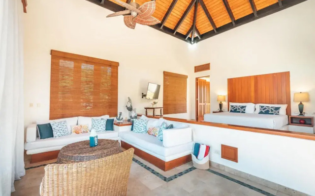 Tranquil Bungalow w Pool at Green Village Ca