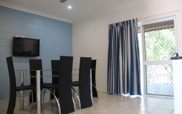 Kurrimine Beach Huts – Guest Rooms – Kurrimine Beach