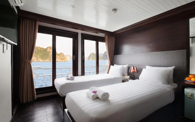 Halong Phoenix Cruiser