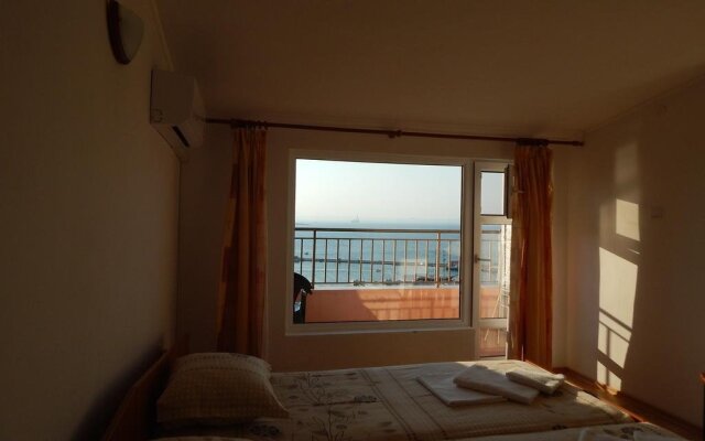 Tony Guest House