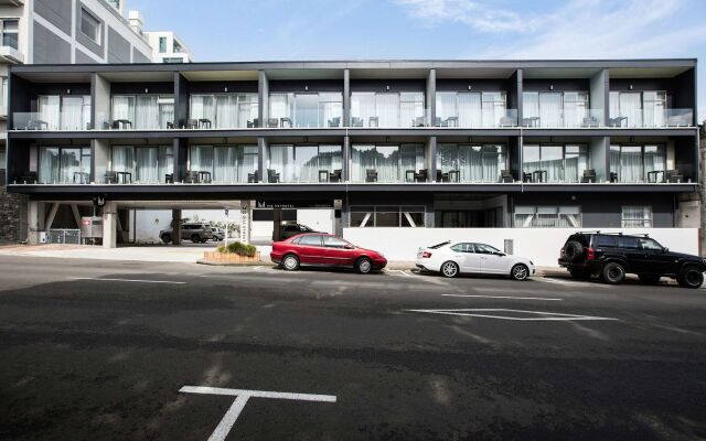 The Metrotel Motel