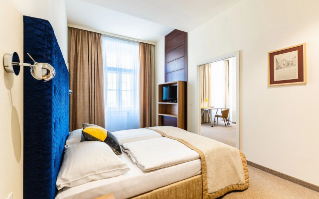 HiLight Suites Hotel
