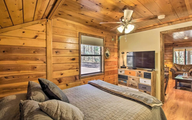 Deck & Grill: Pet-friendly Lakeside Cabin