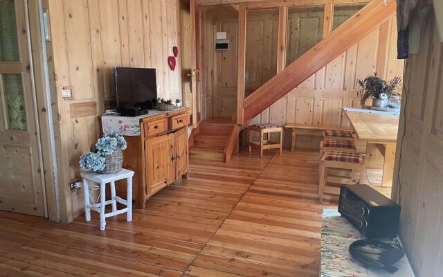 Belvilla by OYO Hilltop Chalet in Lamon With Views