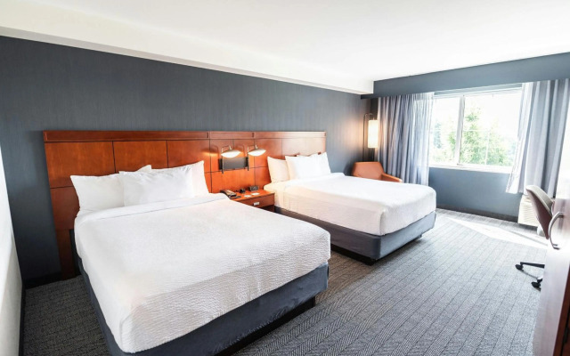 Courtyard Philadelphia Springfield