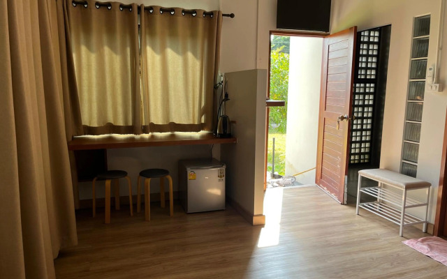 ปันสุข ห้องพักหลักร้อย Pun-Suk