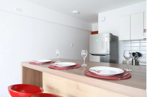 Quiet Romantic Apartment In The Heart Of Barranco