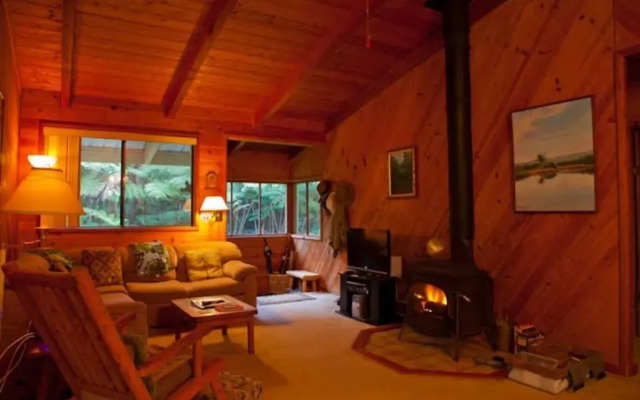 Cymbidium House Volcano Village by Casago Kona