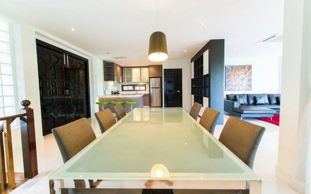 Luxury Seaview Pool Villa at Chalong