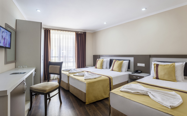 Ayhan Hotel