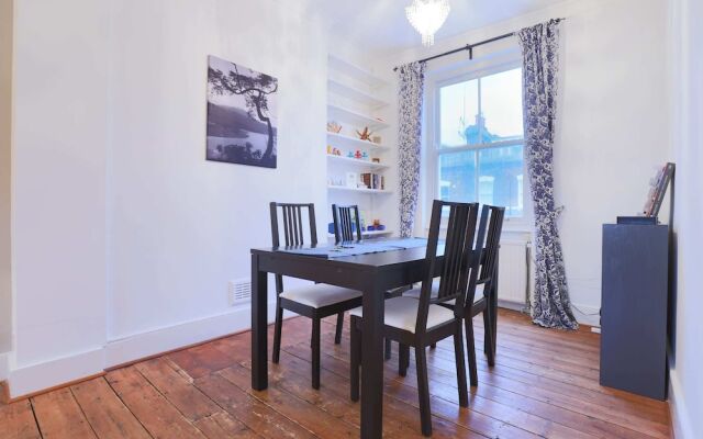 Gorgeous, Two-bedroom Maisonette Apartment in Kentish Town