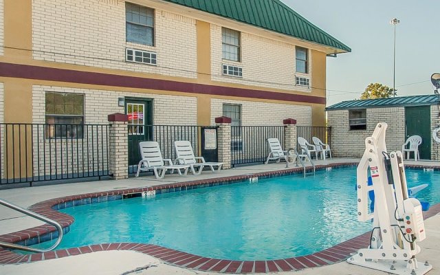 Econo Lodge Brownsville