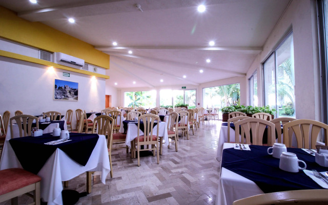 Aquamarina Beach Resort