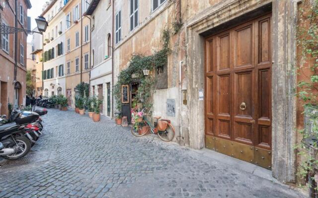 Campo de' Fiori Apartment