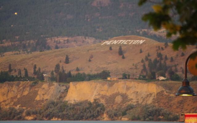 Okanagan Lakefront Resort