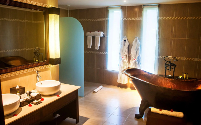 DoubleTree by Hilton Seychelles - Allamanda Resort & Spa