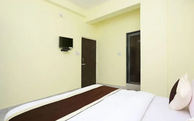 OYO 11559 Lakshay Residency