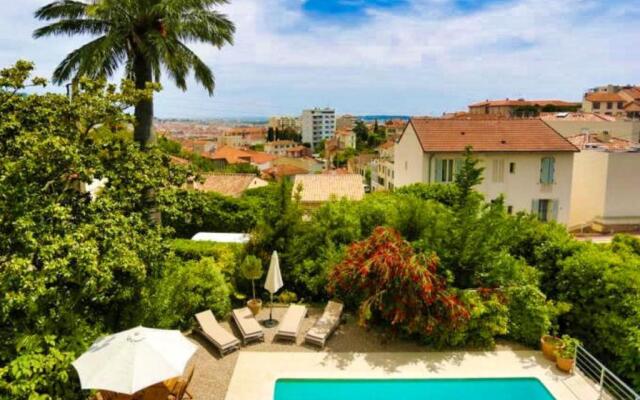 Beautiful early 1900's classic villa sea views