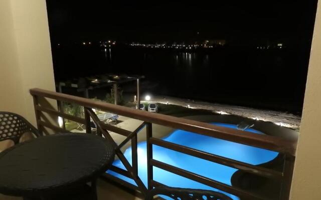 Unique 4-rooms villa w/private pool, beach & dock.