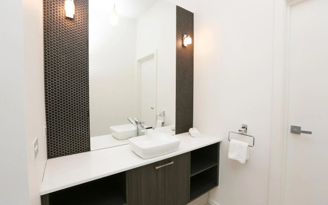 Indulge Apartments CBD