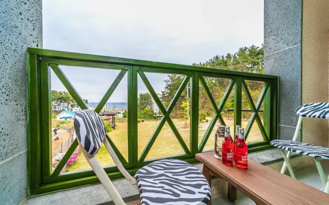 Uljin Dolbit Pension