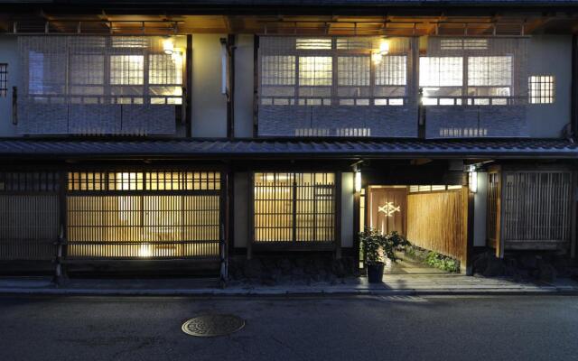 Traditional Kyoto Inn serving Kyoto cuisine IZUYASU