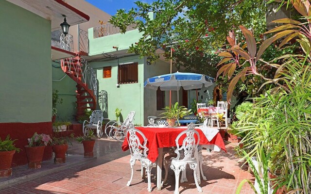 Hostal Casa Las Flores TRINIDAD