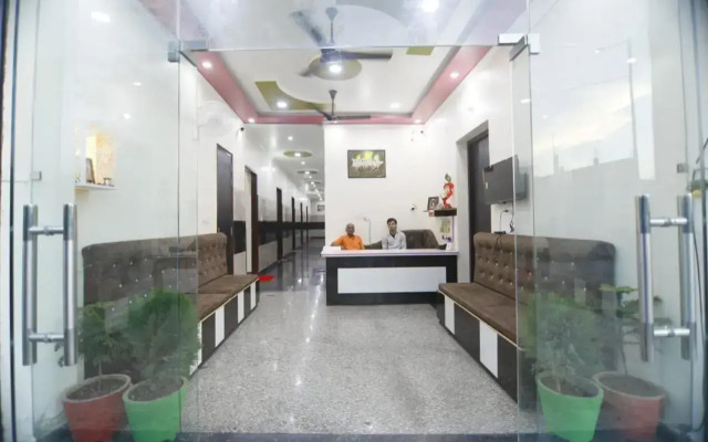 Hotel Nidhivan Dham