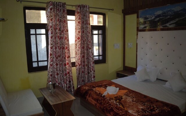 Goroomgo Nice One Palace Srinagar