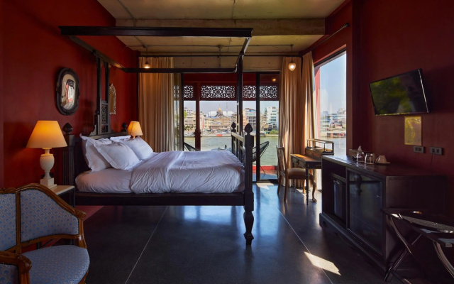 Amdaeng Bangkok Riverside Hotel