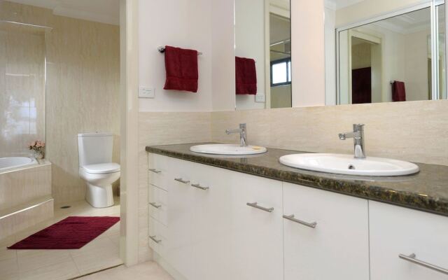 Florentine Unit 16, 11 Columbia Close