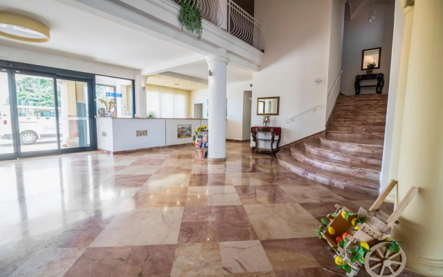 Delfino Beach Hotel