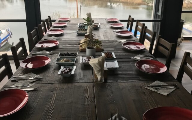 Palmyra Hotel & Sky Lounge