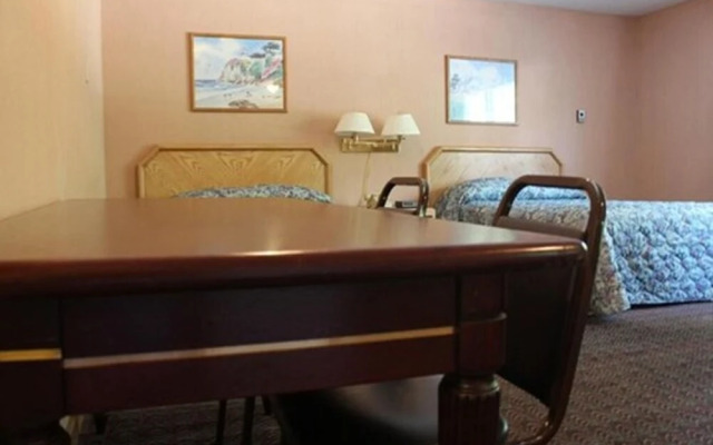 Tides Motor Inn at Stehli Beach