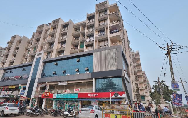 OYO 11072 Hotel Kajri Residency