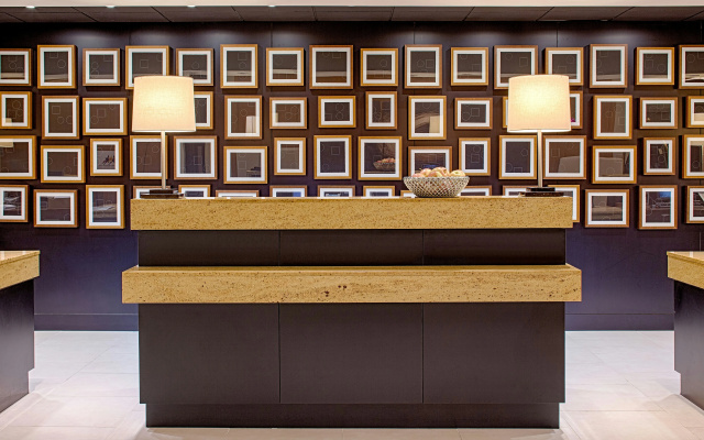 DoubleTree by Hilton Hotel Houston - Greenway Plaza