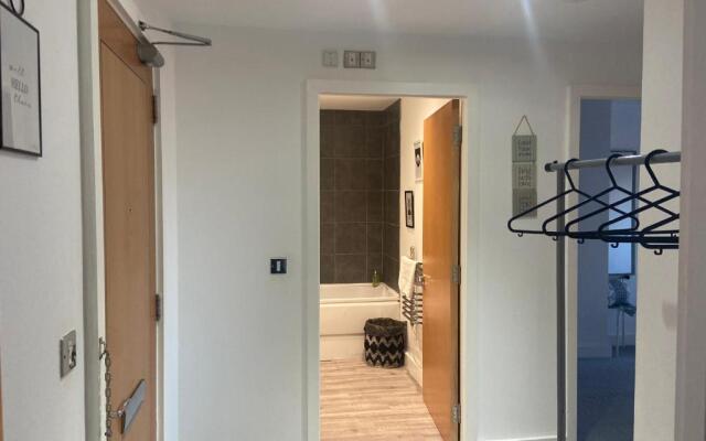 2 Bedroom Near Ocean Village Marina Port Apartment